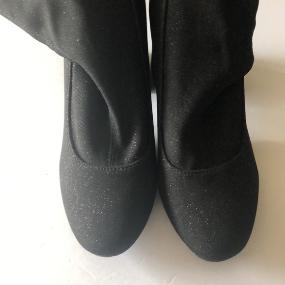 Ankle booties - Picture 3 of 3